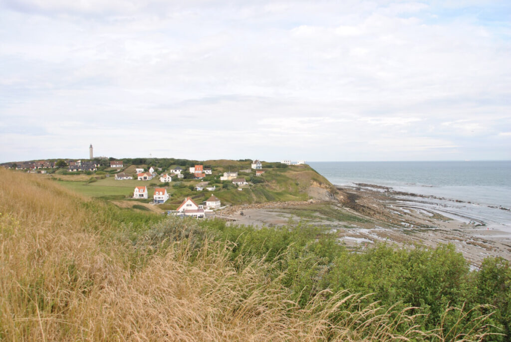 Wanderung am Cap Gris-Nez mit Kindern - Blick auf den Leuchtturm