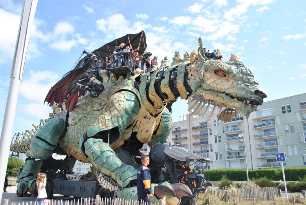 Urlaub mit Kindern in Nordfrankreich an der Opalküste - Drache von Calais