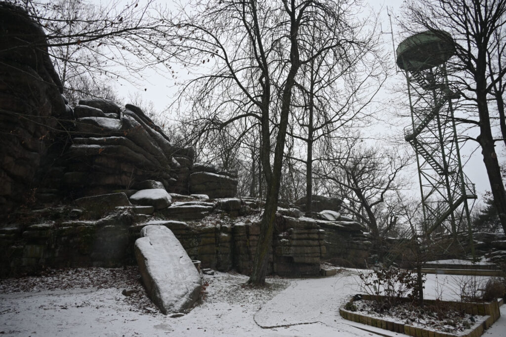 Winterwanderung Königshainer Berge mit Kindern - Aussichtsturm und Aussichtsfelsen