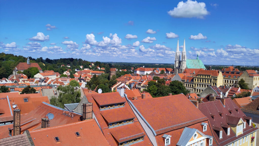 6 Görlitz Sagen für Kinder – wo Geschichte lebendig wird - Blick von oben auf Görlitz Peterskirche und Nikolaiturm
