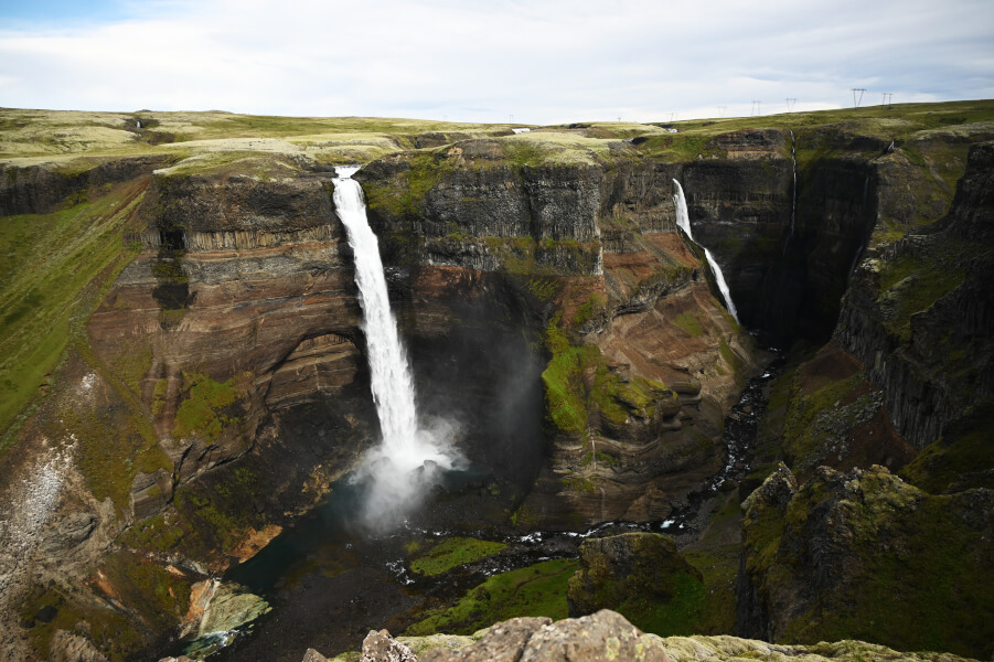 7 spannende Wasserfälle in Südisland mit Kindern entdecken - riesiger Háifoss ohne Touristentrubel