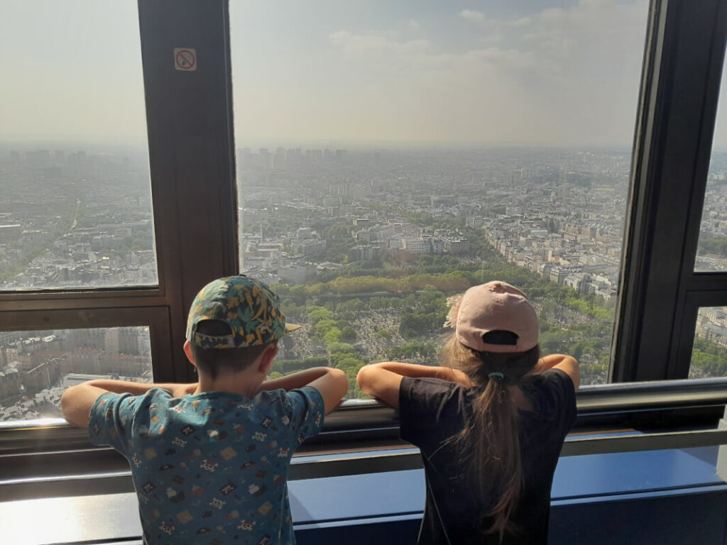 Paris mit Kindern – 10 Sehenswürdigkeiten im Familientest - Tour Montparnasse und Blick über PAris