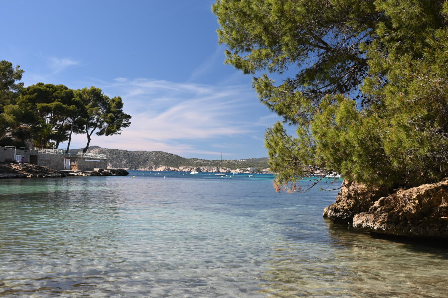 Mallorca mit Kindern im April - Osterferien in der Sonne - kleine abgelegene Badebucht