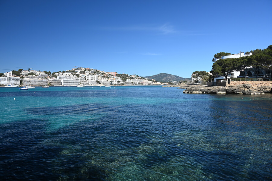 Mallorca mit Kindern im April - Osterferien in der Sonne - Blick auf Santa Ponsa