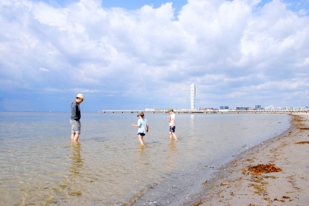 Familienurlaub planen – stressfrei von der Idee zur Reise - Fundstücke sammeln im schwedischen Malmö